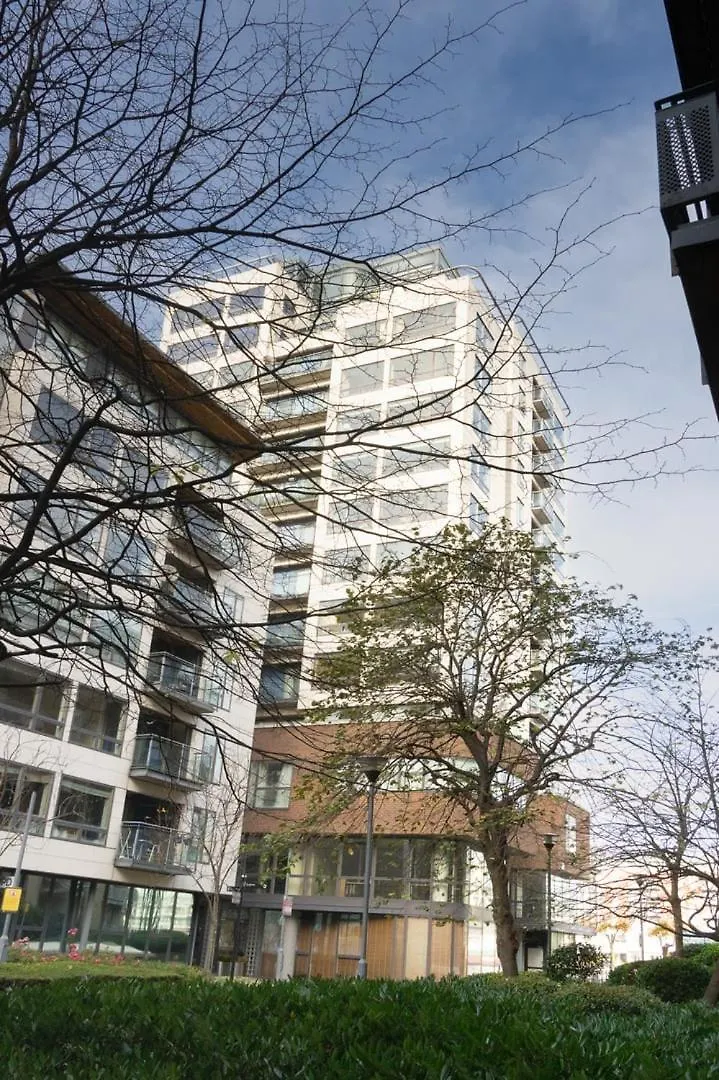 Guestready - Stunning Views From Millenium Tower Apartment Dublin
