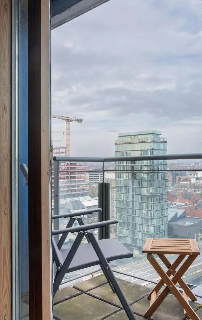 Guestready - Stunning Views From Millenium Tower Apartment Dublin Ireland