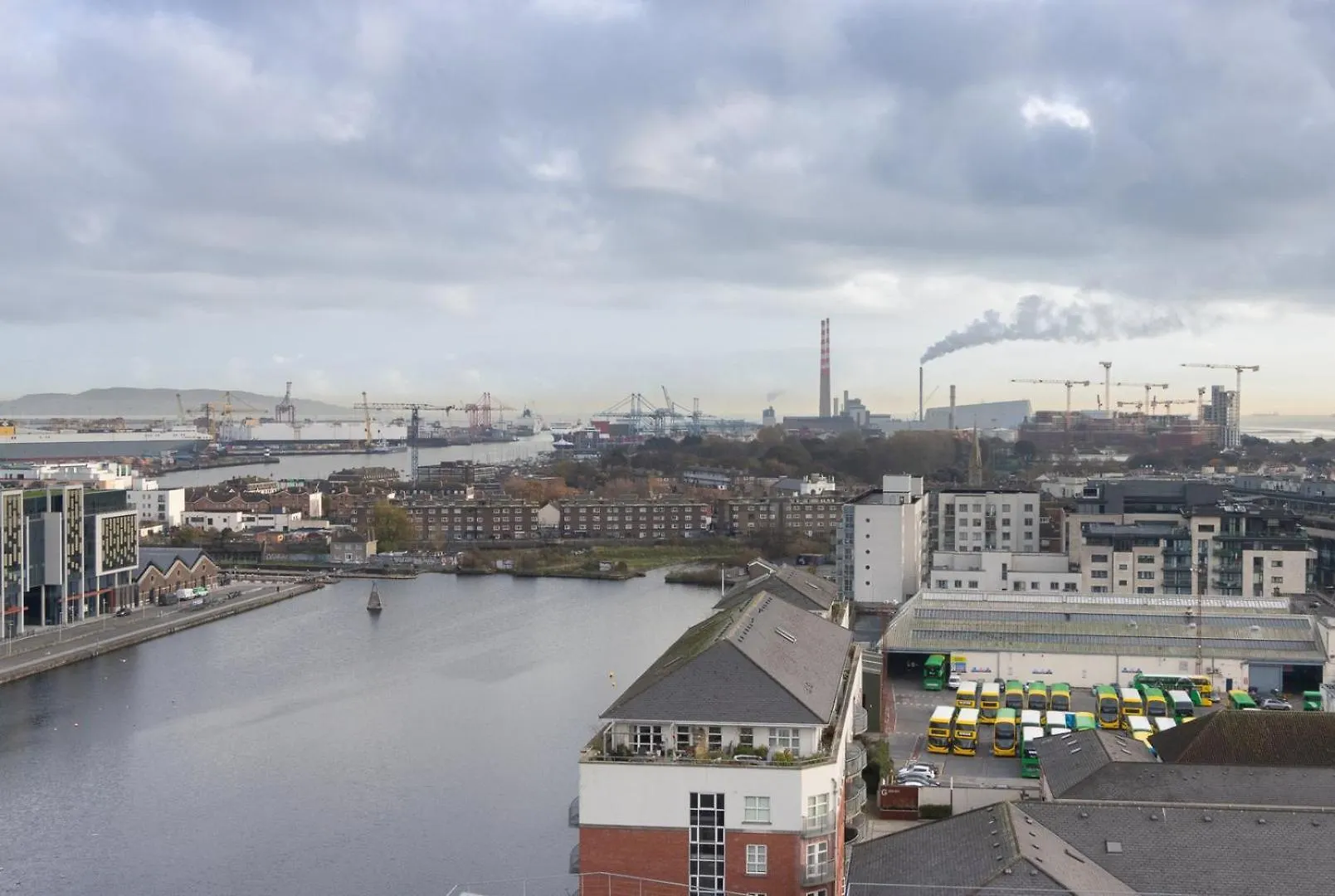 Guestready - Stunning Views From Millenium Tower Apartment Dublin