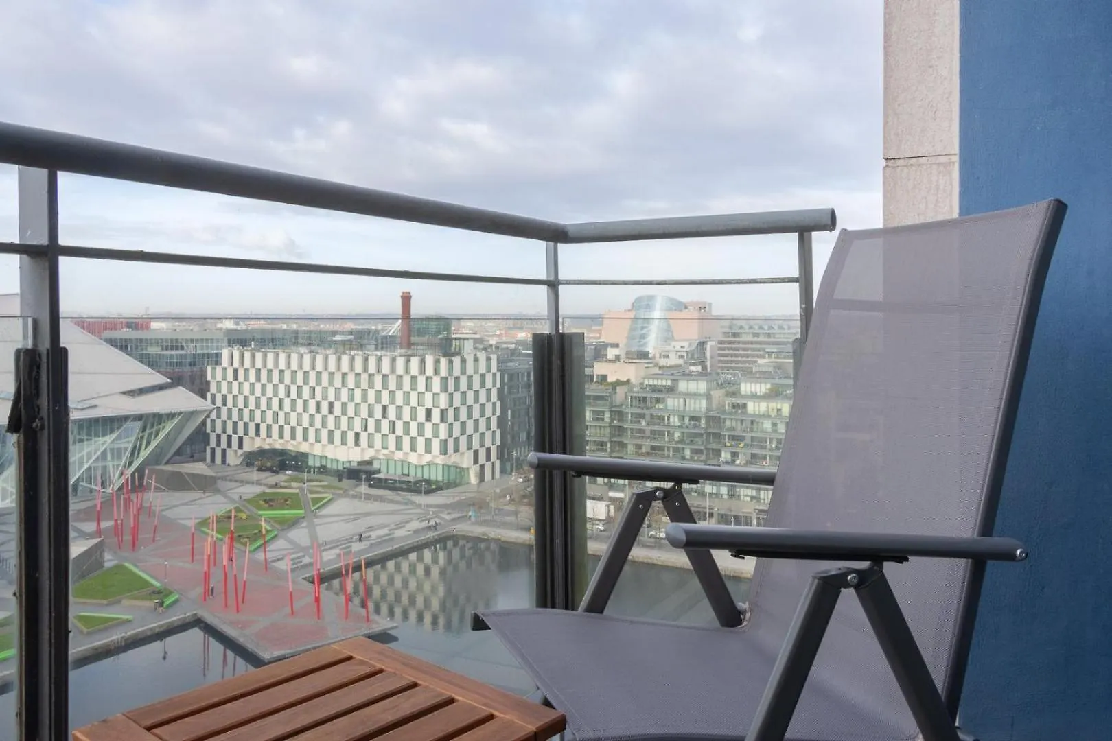 Guestready - Stunning Views From Millenium Tower Apartment Dublin